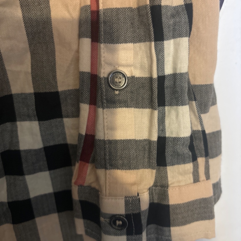 Burberry - Picture 3 of 3